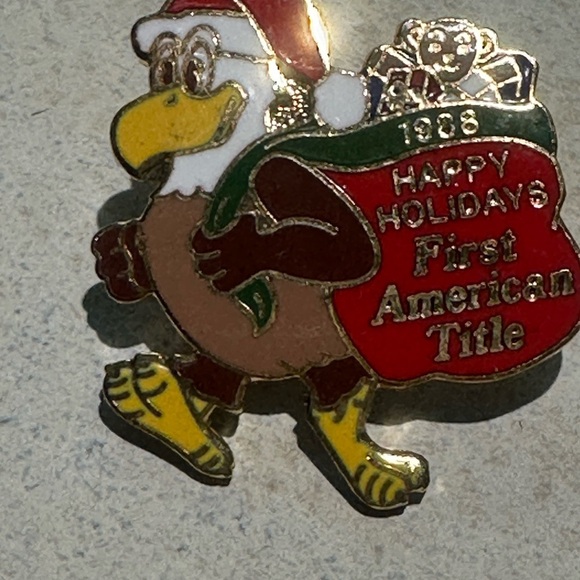 FIRST AMERICAN TITLE - 7 Festive Holiday Lapel/Hat Pins. 80’s & 90’s Vintage - Picture 5 of 12